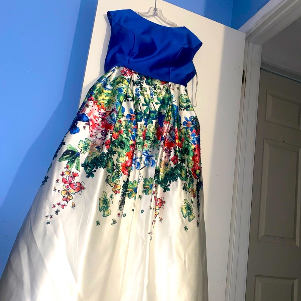 Prom dress two piece in new condition